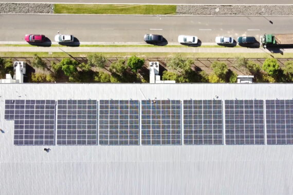 https://australiansolarcentre.com.au/wp-content/uploads/2021/08/Commercial-Image-1-570x380.jpg